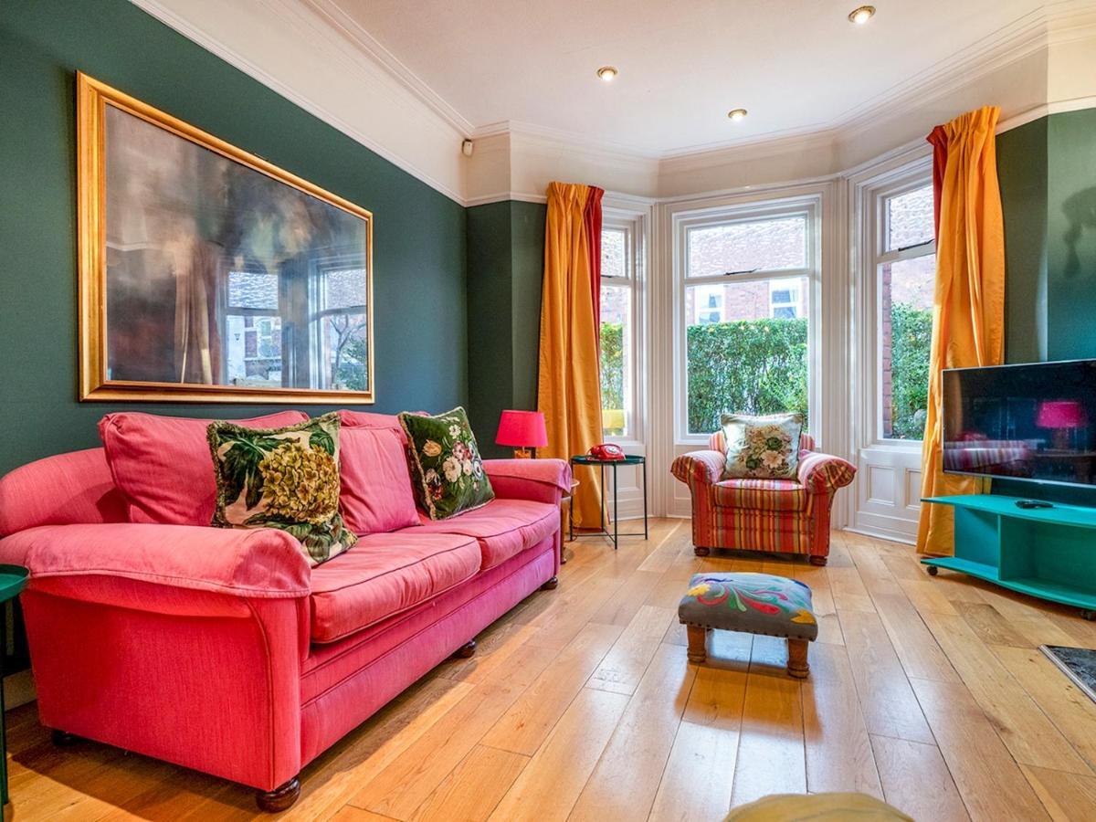 Villa Pass The Keys Colourful, Quirky Artist-Owned 3 Bed Next To Cafes Belfast Exterior foto