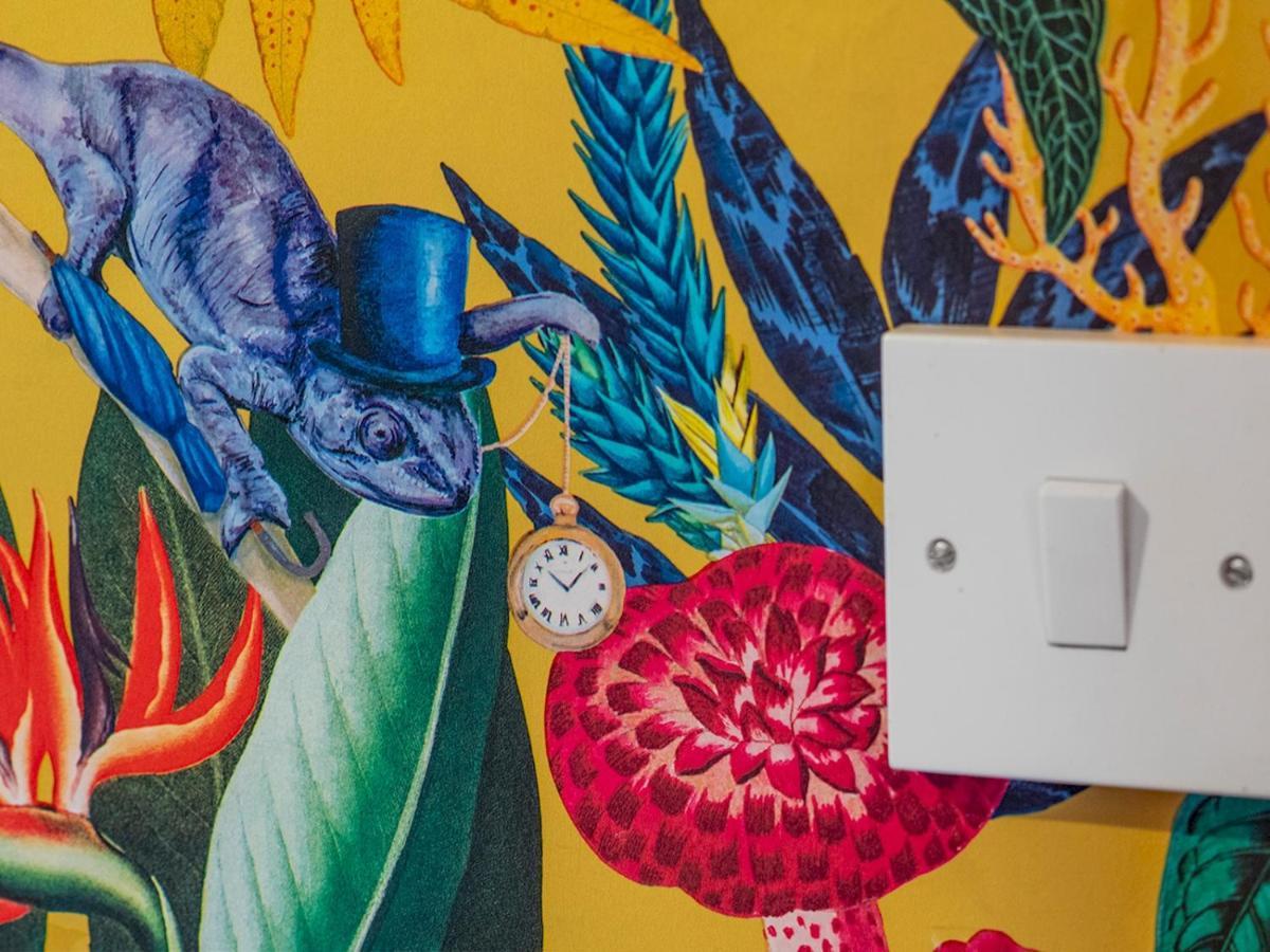 Villa Pass The Keys Colourful, Quirky Artist-Owned 3 Bed Next To Cafes Belfast Exterior foto
