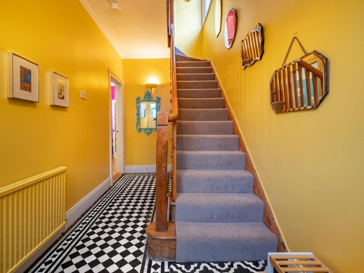 Villa Pass The Keys Colourful, Quirky Artist-Owned 3 Bed Next To Cafes Belfast Exterior foto
