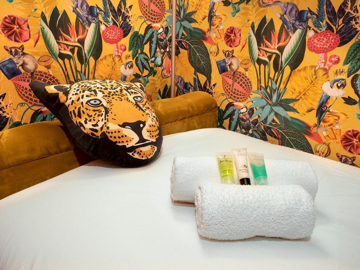 Villa Pass The Keys Colourful, Quirky Artist-Owned 3 Bed Next To Cafes Belfast Exterior foto