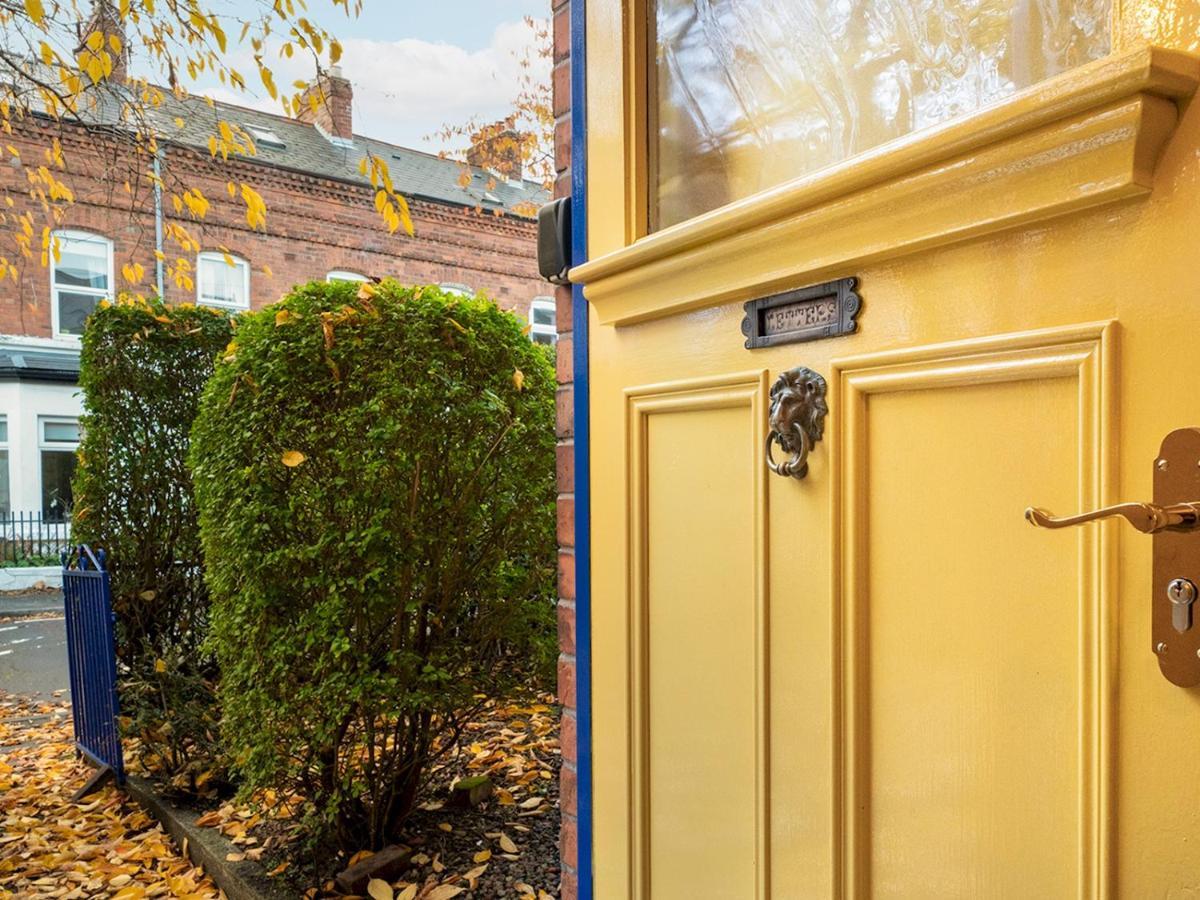 Villa Pass The Keys Colourful, Quirky Artist-Owned 3 Bed Next To Cafes Belfast Exterior foto